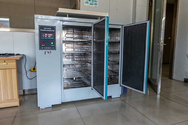 Constant temperature and humidity curing chamber